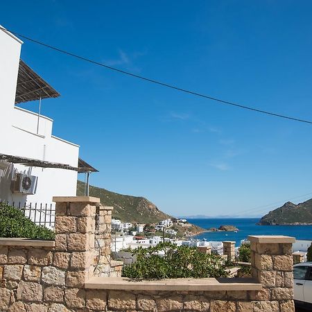 Captain Manos Studio Apartments Grikos Bay  Exterior photo