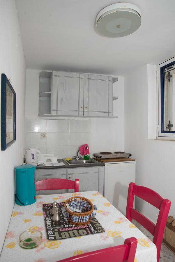 Captain Manos Studio Apartments Grikos Bay  Exterior photo
