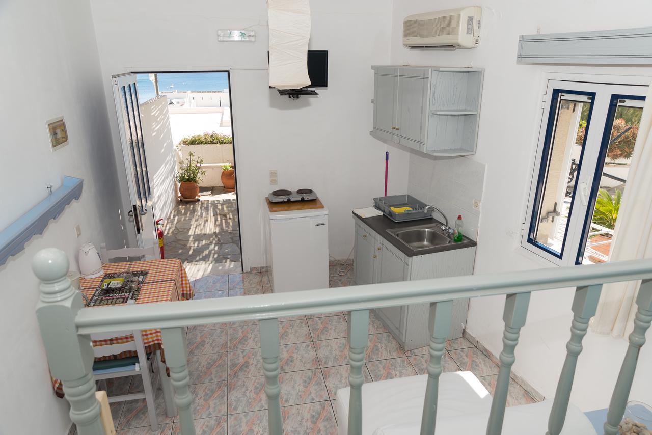 Captain Manos Studio Apartments Grikos Bay  Exterior photo